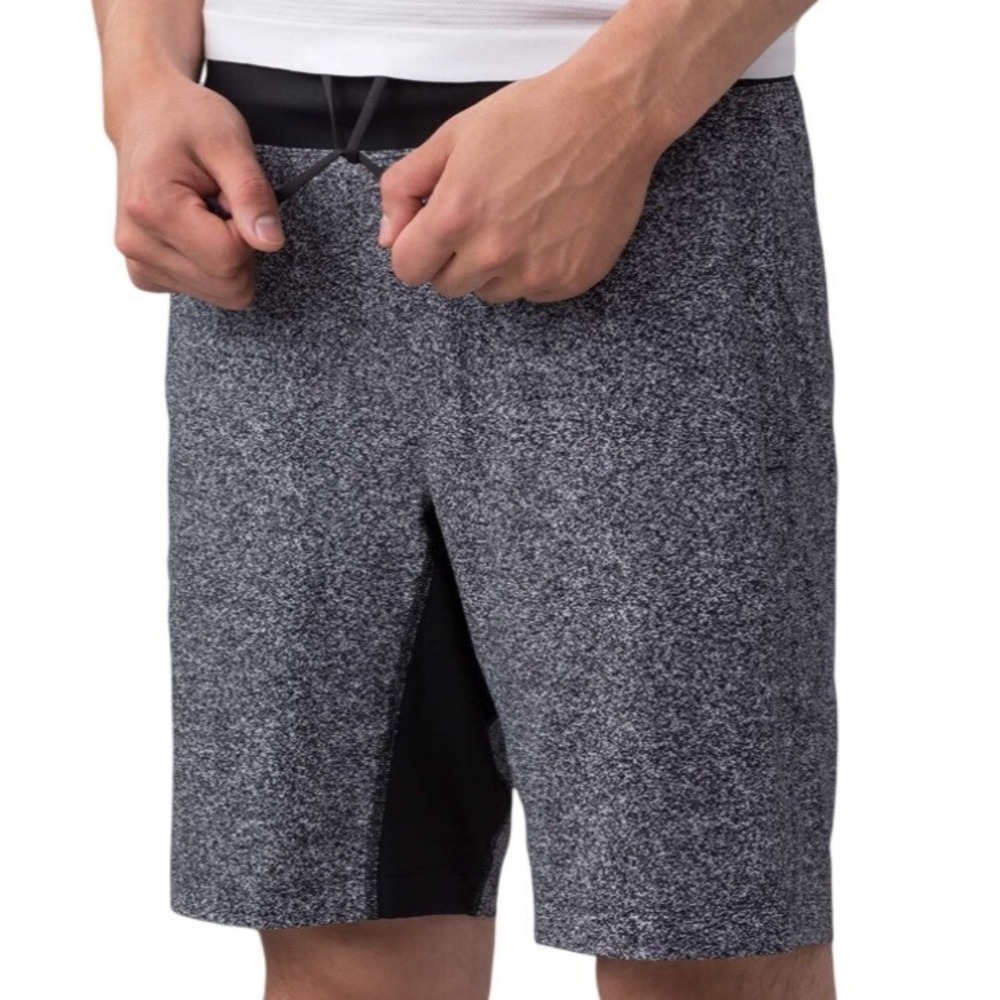 Lululemon Mens THE Short 9 Inch Static Noiseā White Black Heathered Size XL